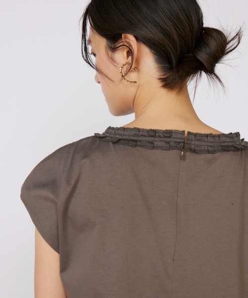 INED（イネド）の「タックフリルカットソー（Tシャツ/カットソー・レディース・ホワイト/モカ/ブラック・11号/9号）」の9枚目の写真