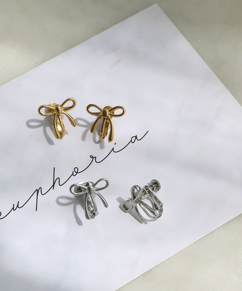 colleca la（コレカラ）の「[stainless]ステンレス・リボンイヤリング〈金属アレルギー対応〉（イヤリング・レディース・ゴールド/シルバー・FREE）」の6枚目の写真