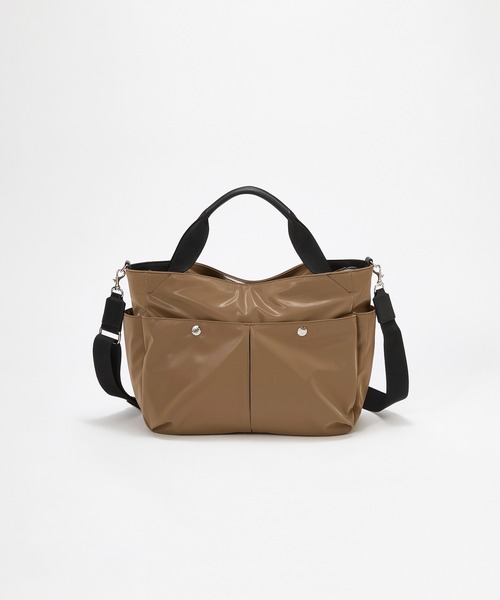 Breath TOPKAPI（ブレストプカピ）の「【Breath TOPKAPI】Train 防水ポリエステル ショルダー付き A4 トートバッグ / キャリー対応（ショルダーバッグ・レディース・ブラック/ブラウン/ベージュ系その他2・FREE）」の3枚目の写真