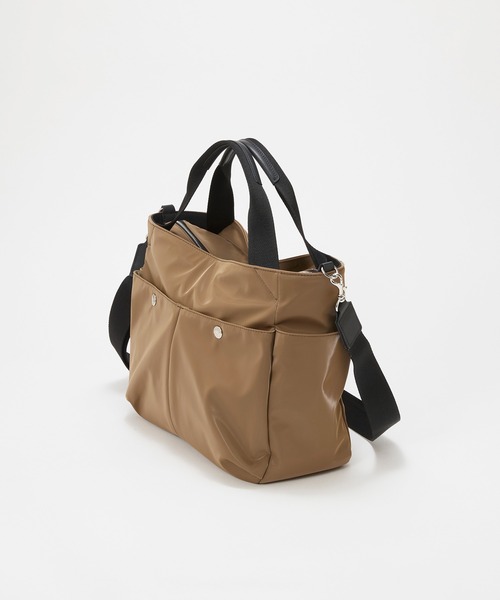 Breath TOPKAPI（ブレストプカピ）の「【Breath TOPKAPI】Train 防水ポリエステル ショルダー付き A4 トートバッグ / キャリー対応（ショルダーバッグ・レディース・ブラック/ブラウン/ベージュ系その他2・FREE）」の7枚目の写真
