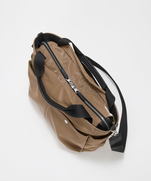 Breath TOPKAPI（ブレストプカピ）の「【Breath TOPKAPI】Train 防水ポリエステル ショルダー付き A4 トートバッグ / キャリー対応（ショルダーバッグ・レディース・ブラック/ブラウン/ベージュ系その他2・FREE）」の16枚目の写真