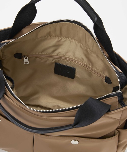 Breath TOPKAPI（ブレストプカピ）の「【Breath TOPKAPI】Train 防水ポリエステル ショルダー付き A4 トートバッグ / キャリー対応（ショルダーバッグ・レディース・ブラック/ブラウン/ベージュ系その他2・FREE）」の19枚目の写真