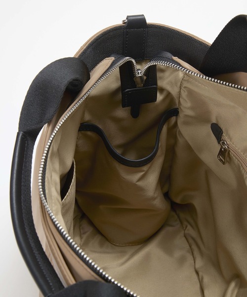 Breath TOPKAPI（ブレストプカピ）の「【Breath TOPKAPI】Train 防水ポリエステル ショルダー付き A4 トートバッグ / キャリー対応（ショルダーバッグ・レディース・ブラック/ブラウン/ベージュ系その他2・FREE）」の21枚目の写真