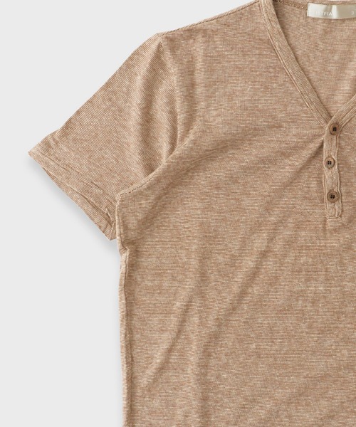 FLISTFIA（フリストフィア）の「FLISTFIA/フリストフィア Henley Neck T-Shirts Tシャツ（Tシャツ/カットソー・メンズ・ベージュ・3）」の4枚目の写真