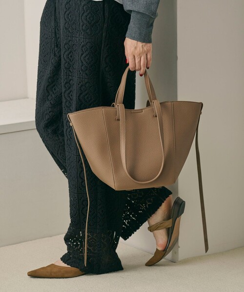 BEAUTY&YOUTH UNITED ARROWS(ビューティーアンドユースユナイテッドアローズ)の「ジップポケット 2ハンドル トートバッグ -2WAY-(トートバッグ・レディース・モカ/ブラック・FREE)」の1枚目の写真