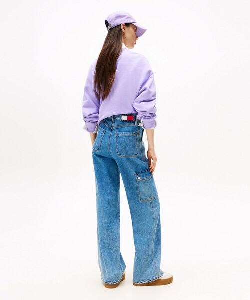 tommy jeans（トミー ジーンズ）の「ハイライズワイドカーゴジーンズ（デニムパンツ・レディース・ブルー・26inch/27inch/25inch）」の4枚目の写真