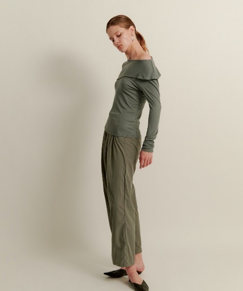 kiehtova(キエトヴァ)の「【kiehtova】asymmetry decorate tops/アシンメトリー デコルテ トップス(Tシャツ/カットソー・レディース・ブラック/グリーン/ブラウン・FREE)」の12枚目の写真