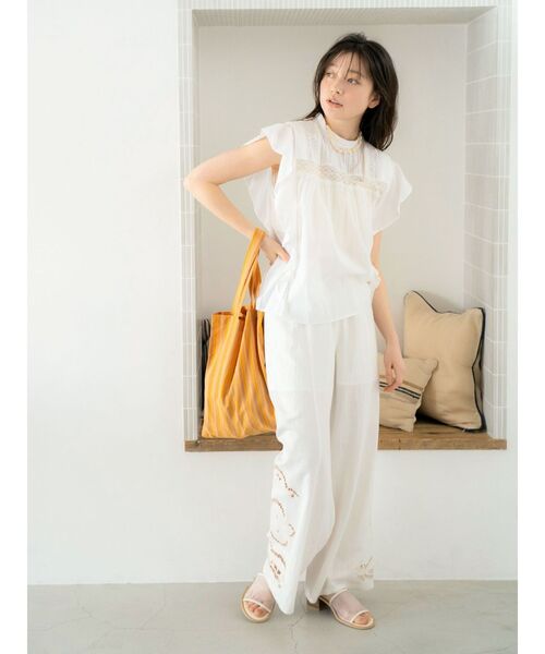 Ungrid（アングリッド）の「コットンノースリフリルブラウス（シャツ/ブラウス・レディース・ダークオレンジ/オフホワイト/ブラック・FREE）」の7枚目の写真