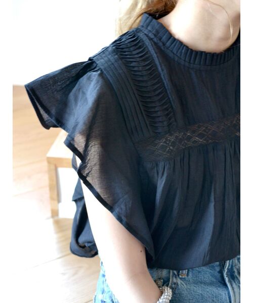 Ungrid（アングリッド）の「コットンノースリフリルブラウス（シャツ/ブラウス・レディース・ダークオレンジ/オフホワイト/ブラック・FREE）」の18枚目の写真