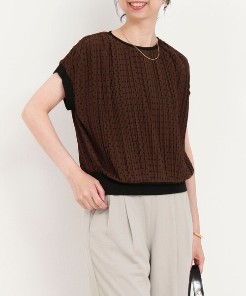 MICO COULIER(ミコクリエ)の「シアーマンスドットプリーツブラウス(シャツ/ブラウス・レディース・ブラック系その他/ブラウン系その他・38)」の4枚目の写真