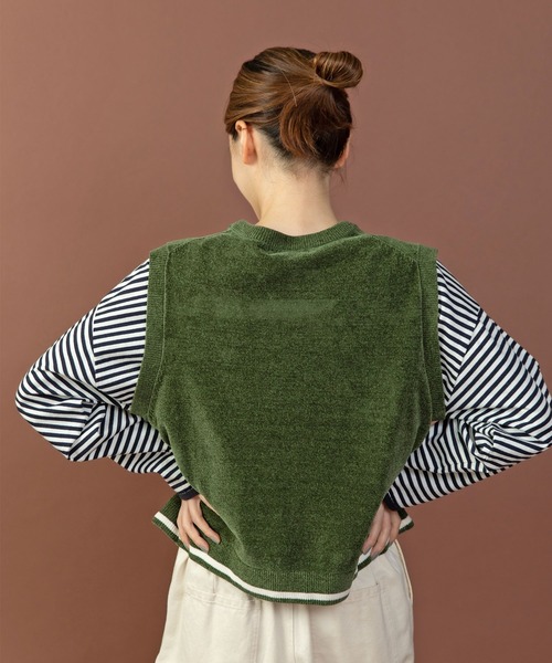 PAR ICI（パーリッシィ）の「emma チェーン刺繍 カレッジベスト（ベスト・レディース・オレンジ/カーキ/ネイビー・FREE）」の4枚目の写真