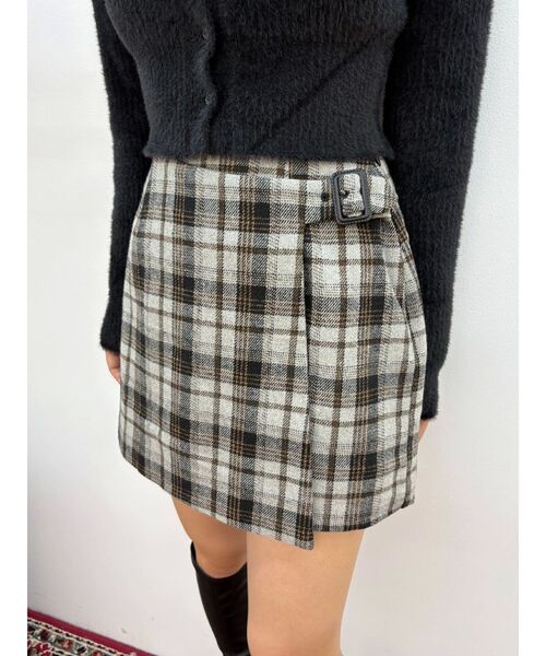 EVRIS（エヴリス）の「ラップチェックミニスカート【セットアップ着用可能】（スカート・レディース・ブラウン/グレー・SMALL/MEDIUM）」の13枚目の写真