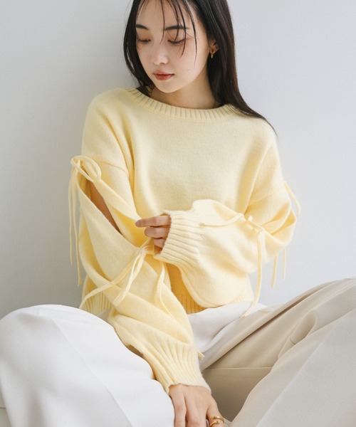 andme(アンドミー)の「袖スリットリボン長袖ニットトップス(ニット/セーター・レディース・ブラウン/ライトグレー/アイボリー/ブラック/イエロー系その他・S/M)」の5枚目の写真