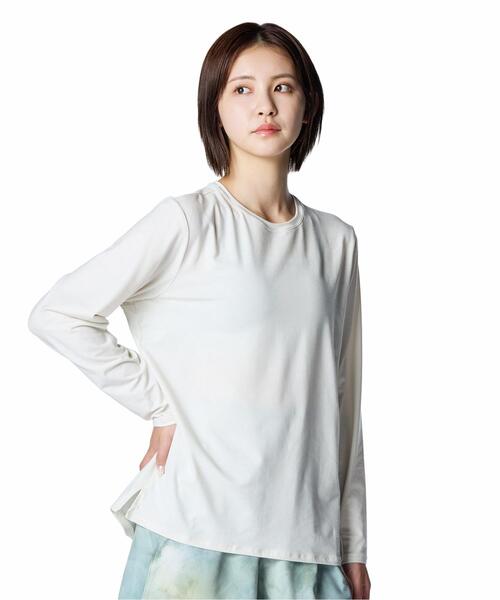 UNDER ARMOUR(アンダーアーマー)の「UAソフト ロングスリーブ Tシャツ(トレーニング/レディース)(Tシャツ/カットソー・レディース・ベージュ・XL/L/M/S)」の1枚目の写真