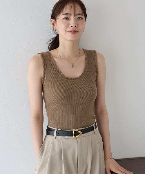 BLUEEAST(ブルーイースト)の「フリルリブニットタンクトップ(タンクトップ・レディース・ブラウン/ブラック/チャコールグレー・MEDIUM)」の1枚目の写真