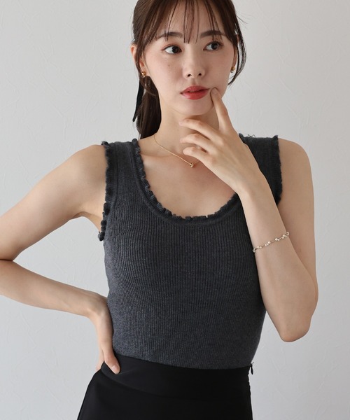 BLUEEAST(ブルーイースト)の「フリルリブニットタンクトップ(タンクトップ・レディース・ブラウン/ブラック/チャコールグレー・MEDIUM)」の3枚目の写真