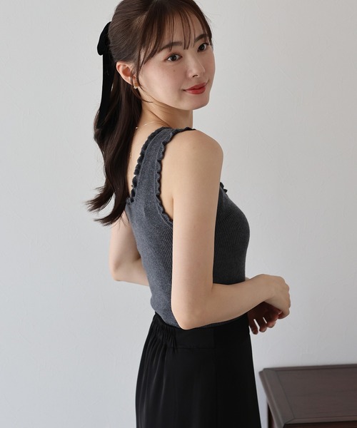 BLUEEAST(ブルーイースト)の「フリルリブニットタンクトップ(タンクトップ・レディース・ブラウン/ブラック/チャコールグレー・MEDIUM)」の14枚目の写真