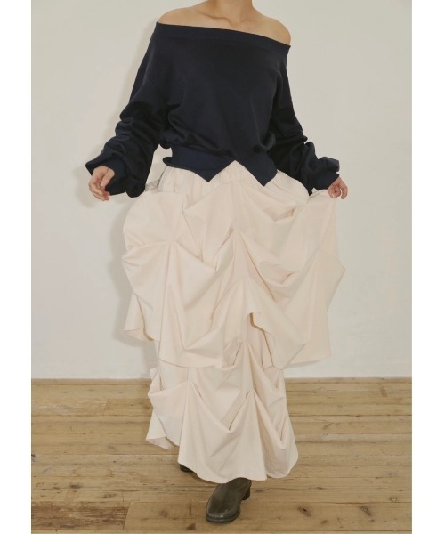 NOTREemor（ノートルエモア）の「elan drape skirt（スカート・レディース・チャコールグレー/ベージュ・FREE）」の2枚目の写真