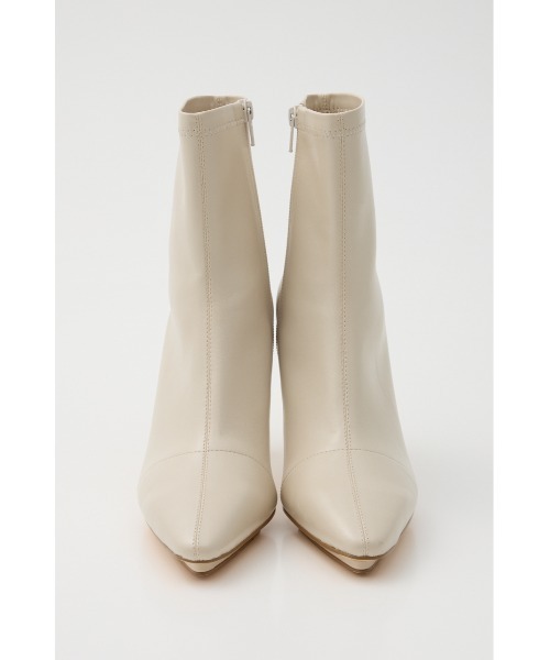 rienda（リエンダ）の「スリムトゥフィットショートブーツ  靴（ブーツ・レディース・アイボリー/ブラック・SMALL/MEDIUM/LARGE）」の6枚目の写真