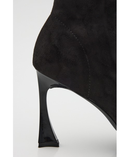 rienda（リエンダ）の「スリムトゥフィットショートブーツ  靴（ブーツ・レディース・アイボリー/ブラック・SMALL/MEDIUM/LARGE）」の15枚目の写真