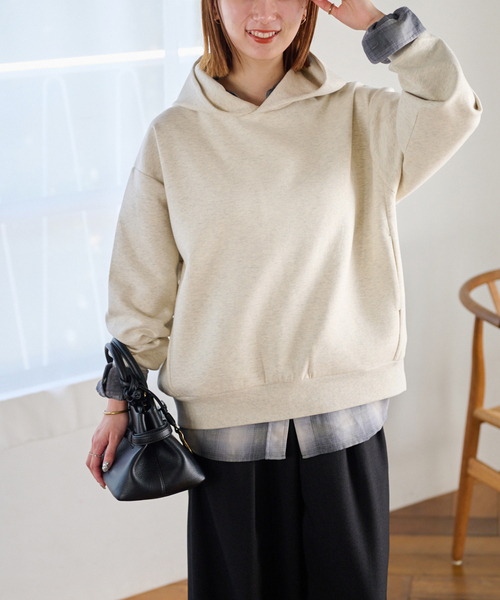 JOURNAL STANDARD relume（ジャーナルスタンダード　レリューム）の「CTダンボールフーディープルオーバー（パーカー・レディース・ブラウン/アイボリー/グレー・FREE）」の14枚目の写真