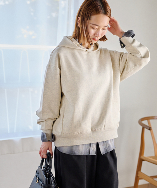 JOURNAL STANDARD relume（ジャーナルスタンダード　レリューム）の「CTダンボールフーディープルオーバー（パーカー・レディース・ブラウン/アイボリー/グレー・FREE）」の15枚目の写真