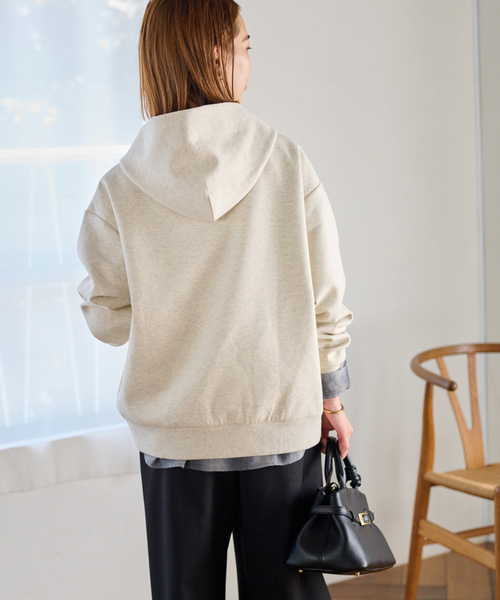 JOURNAL STANDARD relume（ジャーナルスタンダード　レリューム）の「CTダンボールフーディープルオーバー（パーカー・レディース・ブラウン/アイボリー/グレー・FREE）」の17枚目の写真