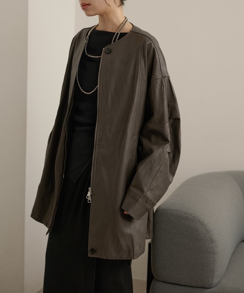 LAULEN（ローレン）の「leather like no collar zip up coat /レザーライクノーカラージップアップミドルコート（ノーカラーコート・レディース・ブラック/ブラウン/グレー・FREE）」の5枚目の写真