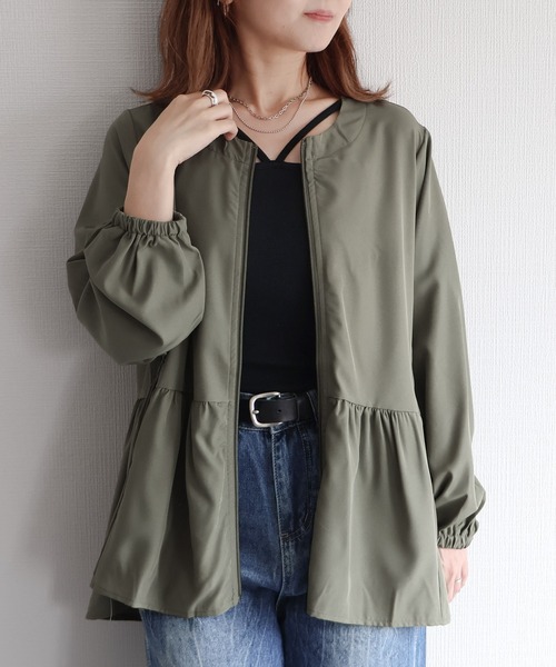 sin.ca(シンカ)の「ペプラムジップブルゾン(ブルゾン・レディース・ブラック/カーキ/グレイッシュベージュ/ベージュ/ライトカーキ/ライトベージュ・ML)」の1枚目の写真