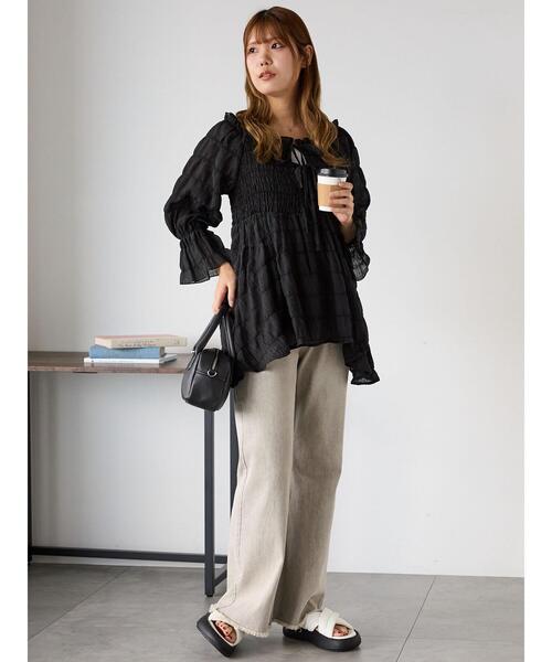 ehka sopo(エヘカソポ)の「2WAYオフショルシアーブラウス(シャツ/ブラウス・レディース・ブラック/ベージュ/キナリ・F)」の13枚目の写真