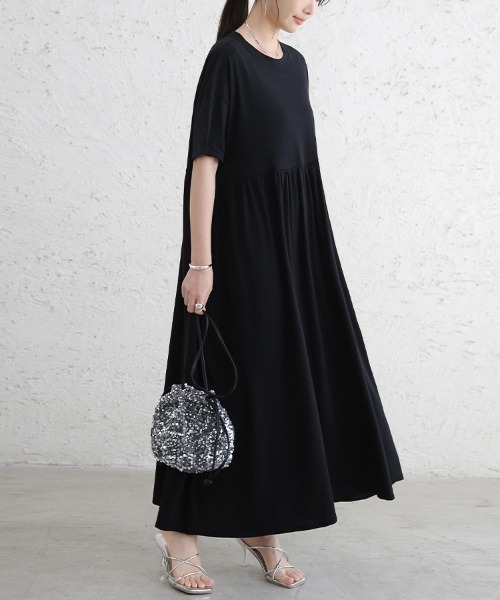ReRe(リリ)の「ドロップショルダーロングマキシワンピース(ワンピース・レディース・ブラック/ブルー/グリーン/ベージュ・MEDIUM)」の20枚目の写真