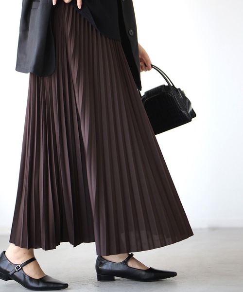 Ehre style(エーレスタイル)の「可愛すぎない深色で大人に プリーツスカート(スカート・レディース・ブラック/チョコ/モカ・FREE)」の3枚目の写真