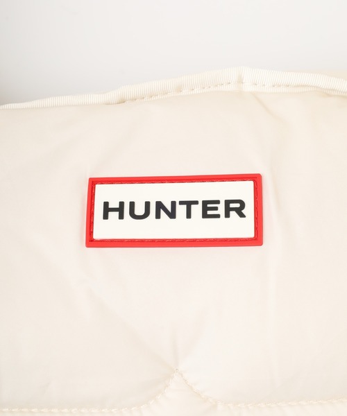 HUNTER（ハンター）の「HUNTER フレイムド パファー ラージ ホーボー（ハンドバッグ・レディース・オフホワイト/ブラック・FREE）」の6枚目の写真