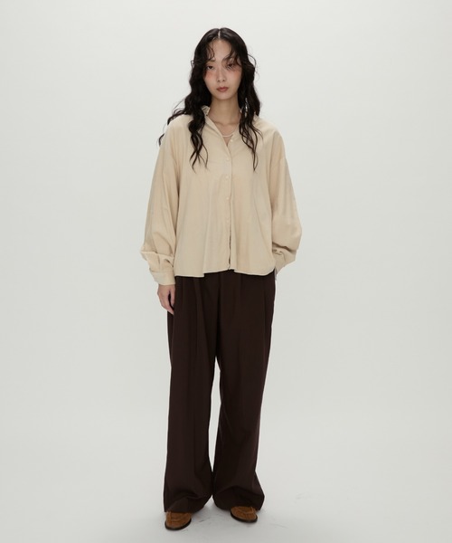 NUJOH(ヌゾ)の「Airy Flow Loose Shirt / エアリーフロウ ルーズシャツ(シャツ/ブラウス・レディース・ベージュ/チャコールグレー/アッシュブラウン・FREE)」の4枚目の写真