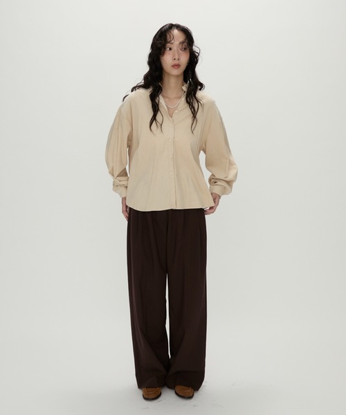 NUJOH(ヌゾ)の「Airy Flow Loose Shirt / エアリーフロウ ルーズシャツ(シャツ/ブラウス・レディース・ベージュ/チャコールグレー/アッシュブラウン・FREE)」の5枚目の写真