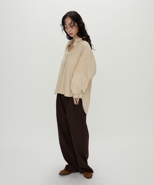 NUJOH(ヌゾ)の「Airy Flow Loose Shirt / エアリーフロウ ルーズシャツ(シャツ/ブラウス・レディース・ベージュ/チャコールグレー/アッシュブラウン・FREE)」の6枚目の写真