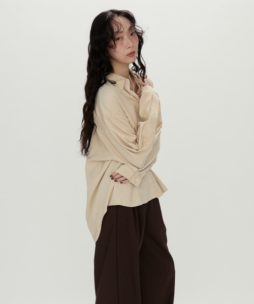 NUJOH(ヌゾ)の「Airy Flow Loose Shirt / エアリーフロウ ルーズシャツ(シャツ/ブラウス・レディース・ベージュ/チャコールグレー/アッシュブラウン・FREE)」の9枚目の写真