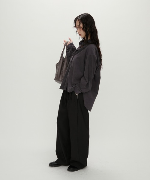 NUJOH(ヌゾ)の「Airy Flow Loose Shirt / エアリーフロウ ルーズシャツ(シャツ/ブラウス・レディース・ベージュ/チャコールグレー/アッシュブラウン・FREE)」の16枚目の写真