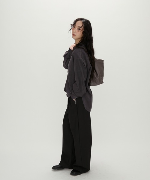 NUJOH(ヌゾ)の「Airy Flow Loose Shirt / エアリーフロウ ルーズシャツ(シャツ/ブラウス・レディース・ベージュ/チャコールグレー/アッシュブラウン・FREE)」の17枚目の写真