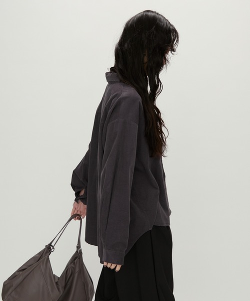 NUJOH(ヌゾ)の「Airy Flow Loose Shirt / エアリーフロウ ルーズシャツ(シャツ/ブラウス・レディース・ベージュ/チャコールグレー/アッシュブラウン・FREE)」の22枚目の写真