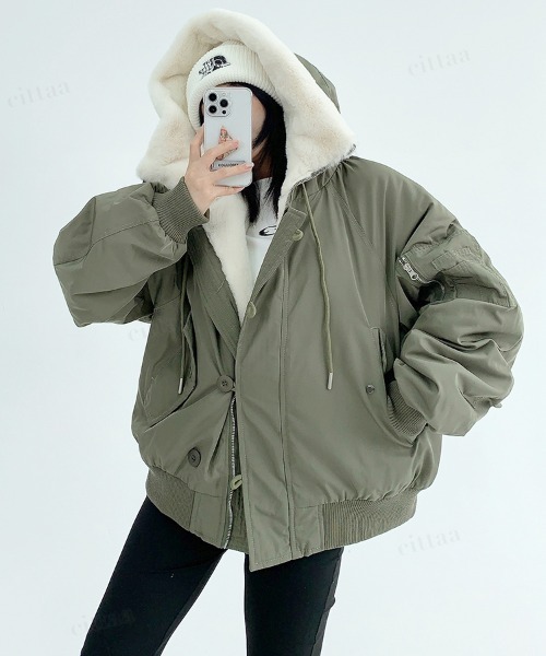 Dalfwin（ダールフィン）の「韓国ファッション N3Bボアフード付きコートブルゾン（ブルゾン・レディース・ブラック/オフホワイト/アーミー・FREE）」の4枚目の写真