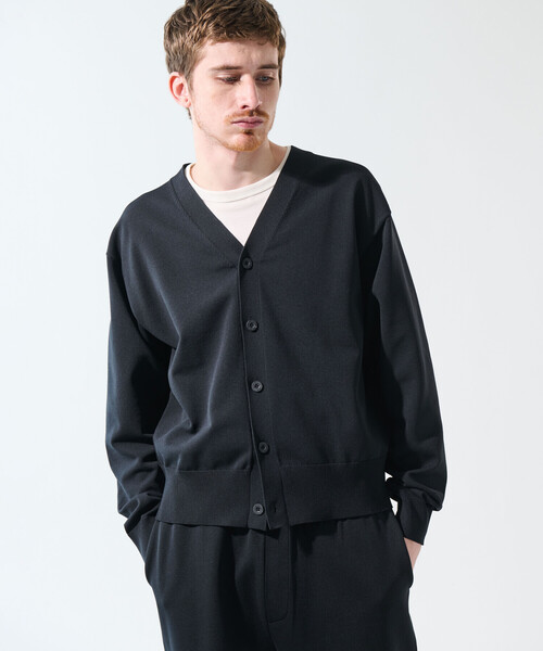Bshop（ビショップ）の「NEUTRALWORKS | 〈別注〉 Vネックカーディガン MEN（カーディガン/ボレロ・メンズ・ブラック/ダークネイビー・L/M/XL）」の17枚目の写真