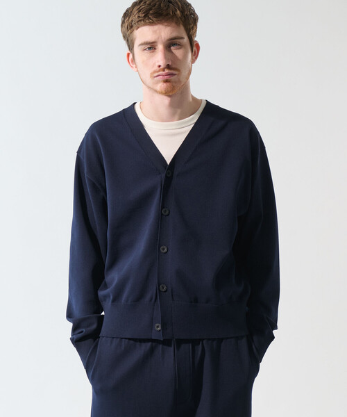 Bshop（ビショップ）の「NEUTRALWORKS | 〈別注〉 Vネックカーディガン MEN（カーディガン/ボレロ・メンズ・ブラック/ダークネイビー・L/M/XL）」の2枚目の写真