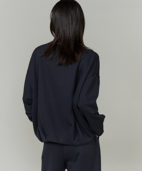 INED（イネド）の「フロントタック裏毛プルオーバー《YVON》【セットアップ対応】（Tシャツ/カットソー・レディース・チャコールグレー/ネイビー・9号）」の11枚目の写真