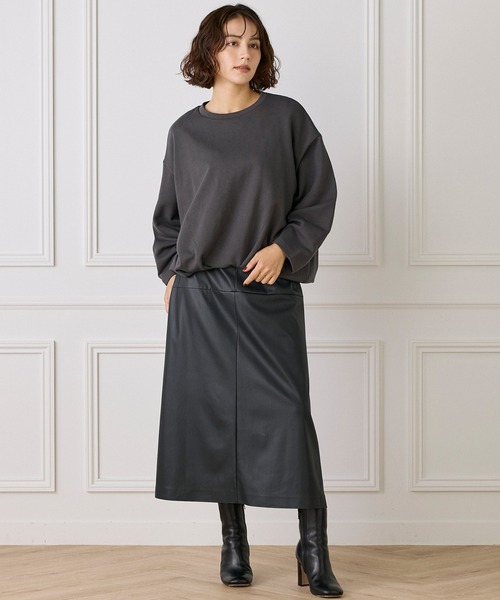 INED（イネド）の「フロントタック裏毛プルオーバー《YVON》【セットアップ対応】（Tシャツ/カットソー・レディース・チャコールグレー/ネイビー・9号）」の19枚目の写真