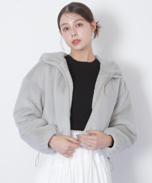 JILL by JILL STUART（ジルバイジルスチュアート）の「◇ フェイクファーフーディー（ブルゾン・レディース・ベージュ/ホワイト/グレー・MEDIUM/SMALL）」の6枚目の写真