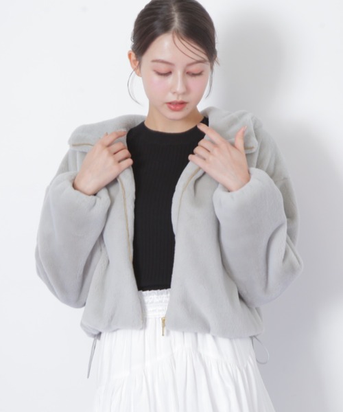 JILL by JILL STUART（ジルバイジルスチュアート）の「◇ フェイクファーフーディー（ブルゾン・レディース・ベージュ/ホワイト/グレー・MEDIUM/SMALL）」の9枚目の写真