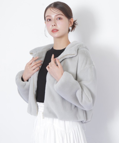 JILL by JILL STUART（ジルバイジルスチュアート）の「◇ フェイクファーフーディー（ブルゾン・レディース・ベージュ/ホワイト/グレー・MEDIUM/SMALL）」の10枚目の写真