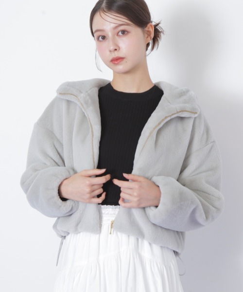 JILL by JILL STUART（ジルバイジルスチュアート）の「◇ フェイクファーフーディー（ブルゾン・レディース・ベージュ/ホワイト/グレー・MEDIUM/SMALL）」の7枚目の写真