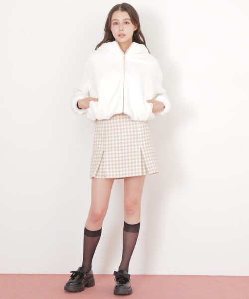 JILL by JILL STUART（ジルバイジルスチュアート）の「◇ フェイクファーフーディー（ブルゾン・レディース・ベージュ/ホワイト/グレー・MEDIUM/SMALL）」の19枚目の写真